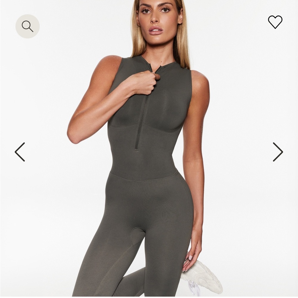 Skims Contour Nylon Zip Front Catsuit, size L/XL in limited edition Gunmetal